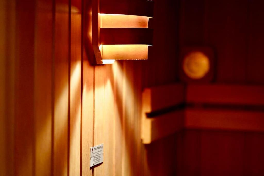 Helle Kellerwohnung Im Gruenen Mit Sauna Colonia Exterior foto