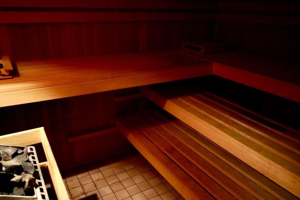 Helle Kellerwohnung Im Gruenen Mit Sauna Colonia Exterior foto